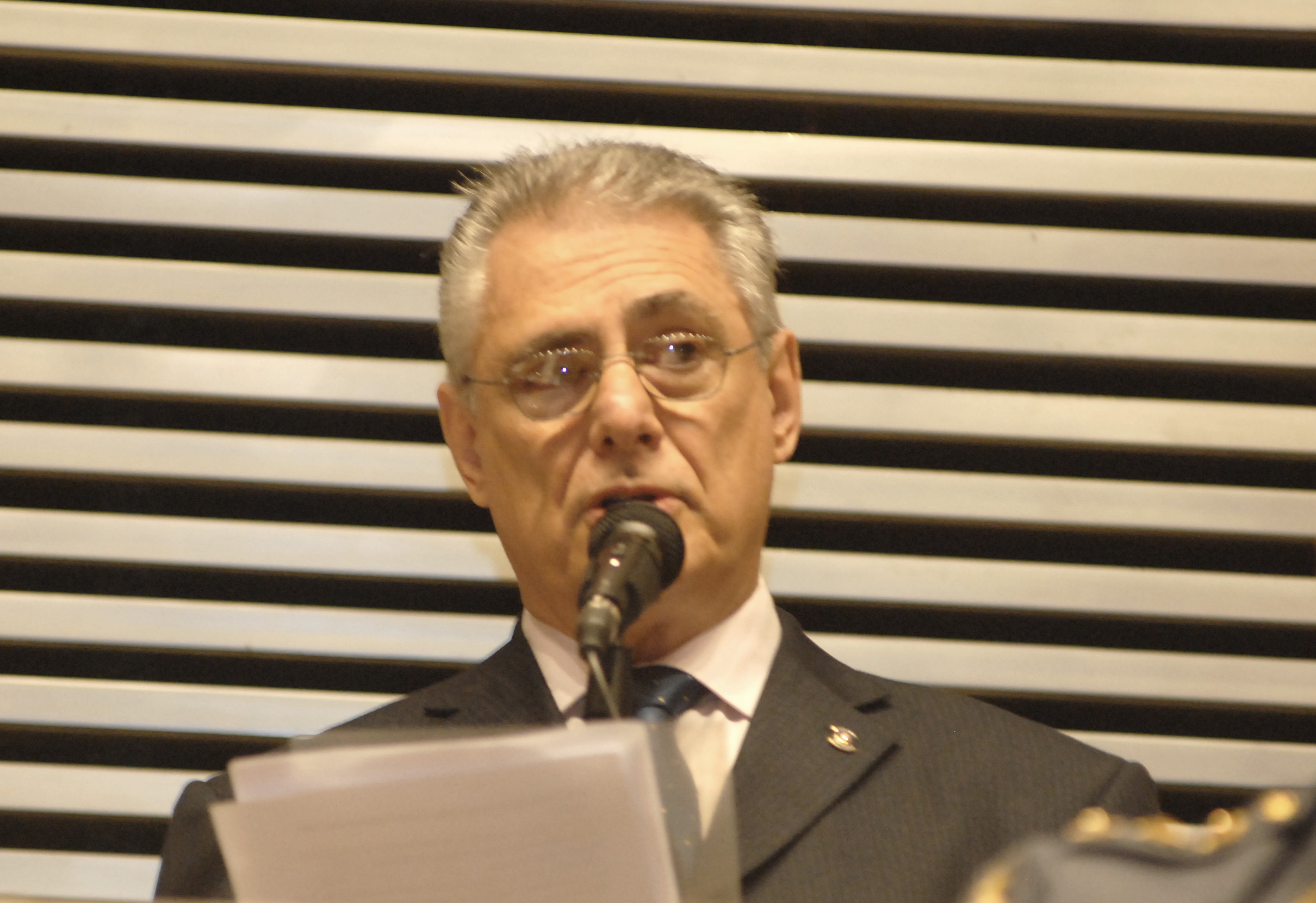 Clvis Tarcisio Prada, governador do Rotary<a style='float:right;color:#ccc' href='https://www3.al.sp.gov.br/repositorio/noticia/03-2008/Sol175anosPolMilitar-Mauri-Clovis Tarcisio Prada.jpg' target=_blank><i class='bi bi-zoom-in'></i> Clique para ver a imagem </a>